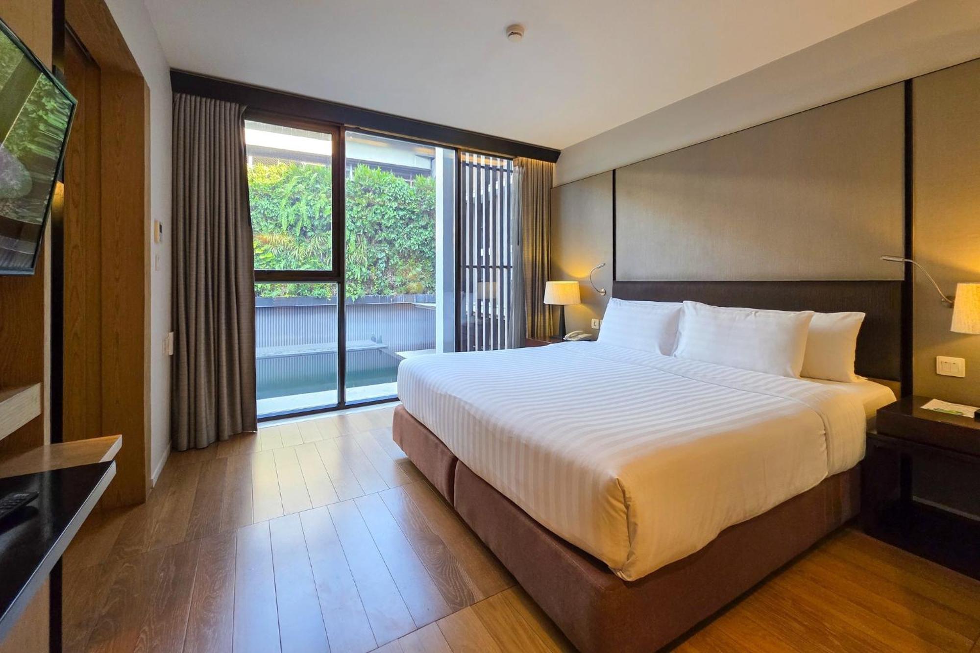 Arcadia Suites Bangkok Exterior photo
