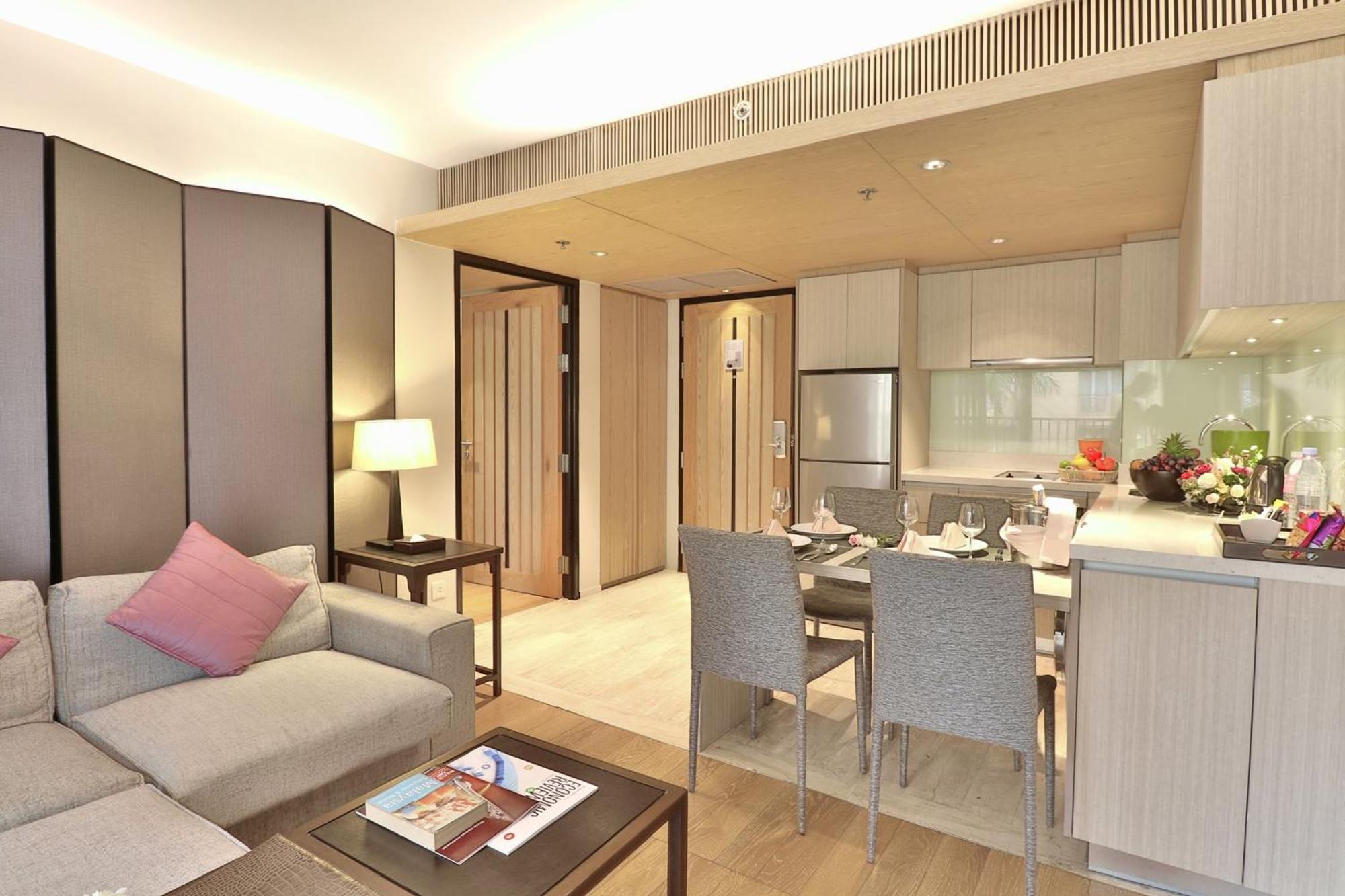 Arcadia Suites Bangkok Exterior photo